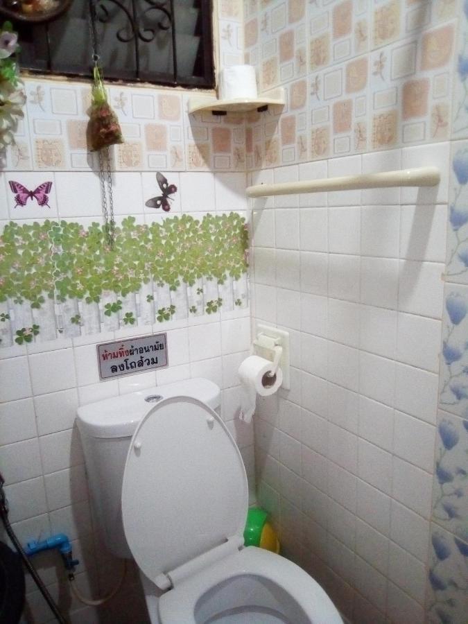 Bed and Breakfast Ban Kru Ae mixed dorm Bangkok Exterior foto