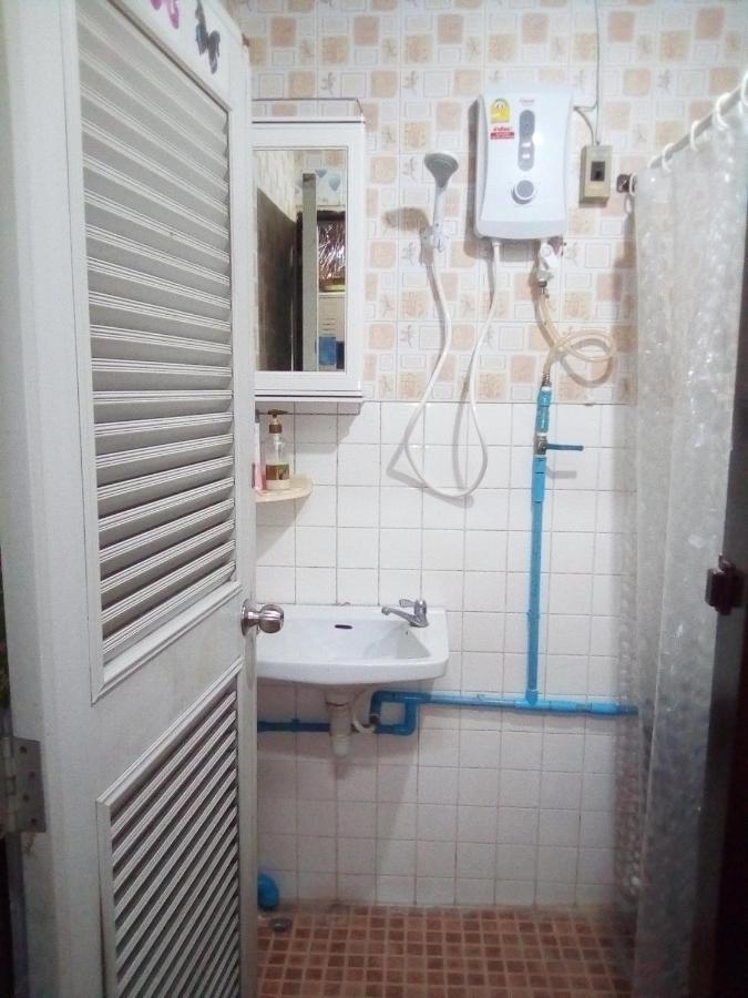Bed and Breakfast Ban Kru Ae mixed dorm Bangkok Exterior foto